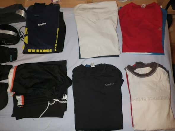 Pablo prepares the backpack (I): Clothes and textiles