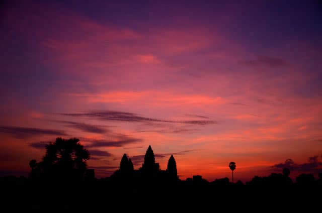 Discovering Angkor Archaeological Park by bicycle