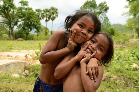 Cambodian girls playing with us in Kep