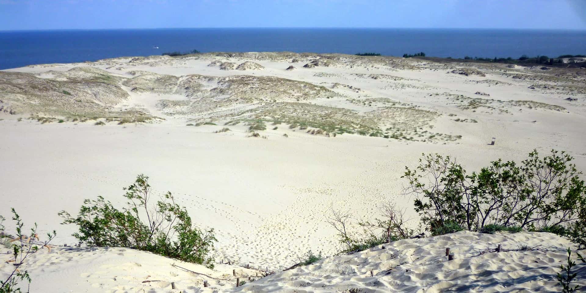 Hitchhiking, dunes and a booze-up in Lithuania