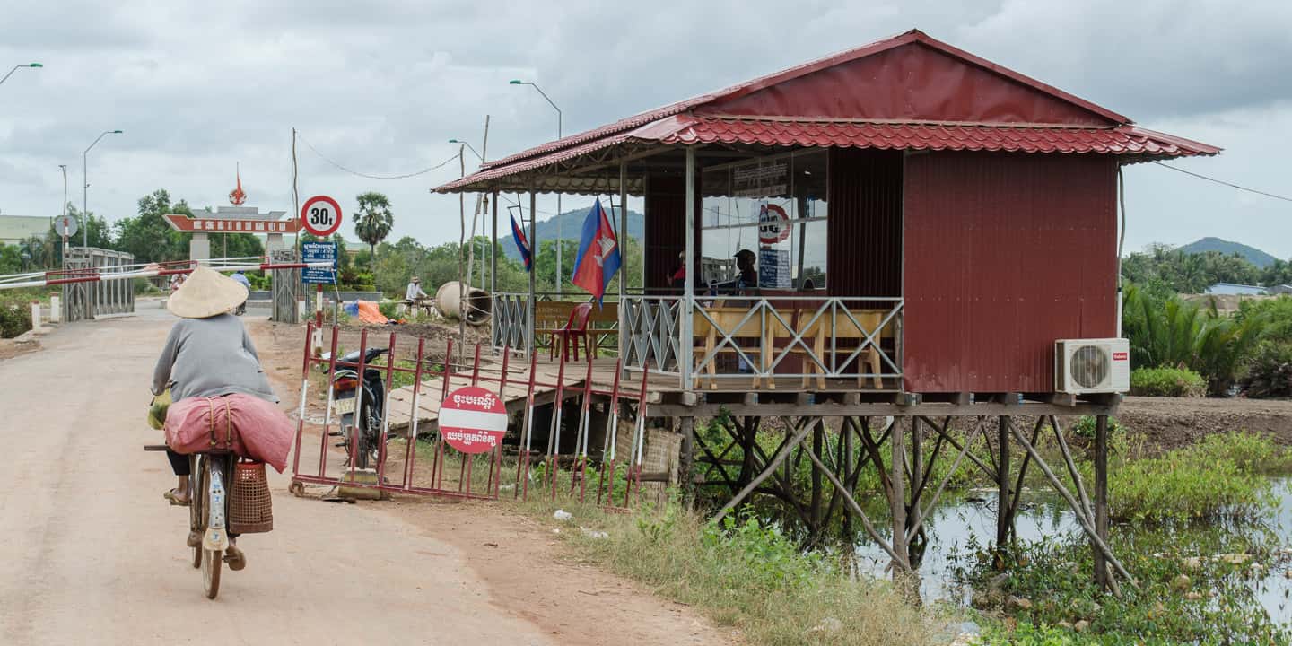 Border crossing on the Cambodian side