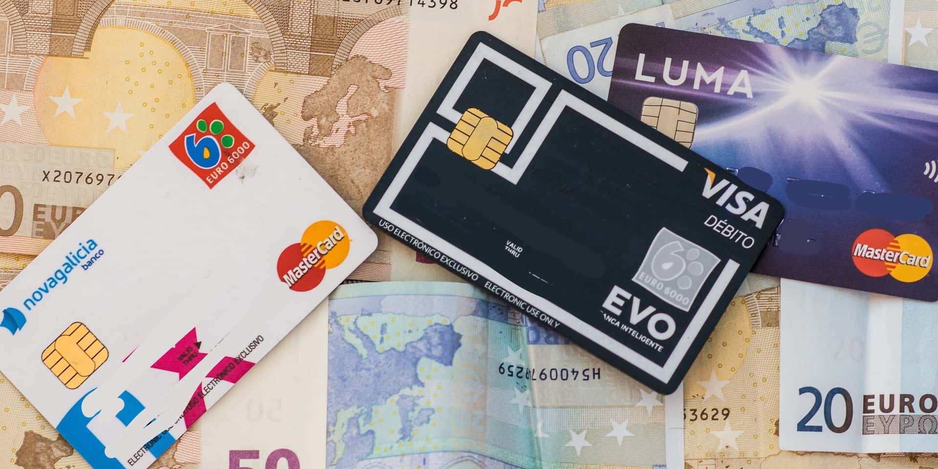Cards and money for travelling